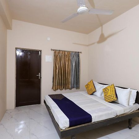 Spot On 64818 Hotel Minal Jāmnagar Εξωτερικό φωτογραφία