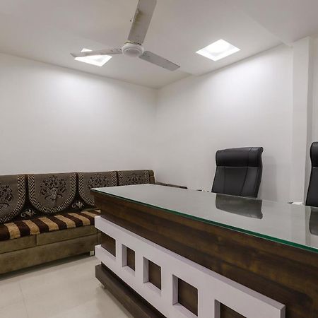 Spot On 64818 Hotel Minal Jāmnagar Εξωτερικό φωτογραφία