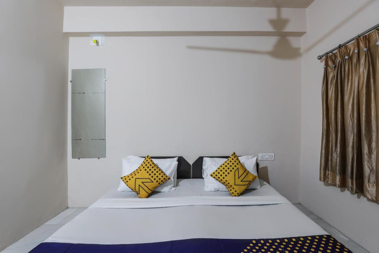 Spot On 64818 Hotel Minal Jāmnagar Εξωτερικό φωτογραφία