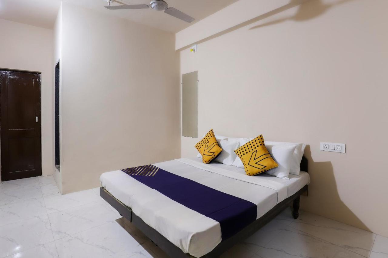 Spot On 64818 Hotel Minal Jāmnagar Εξωτερικό φωτογραφία