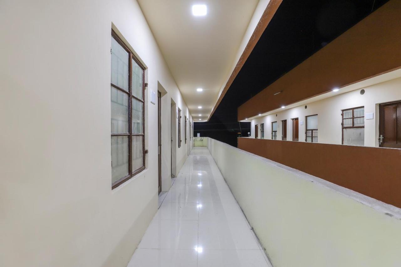 Spot On 64818 Hotel Minal Jāmnagar Εξωτερικό φωτογραφία