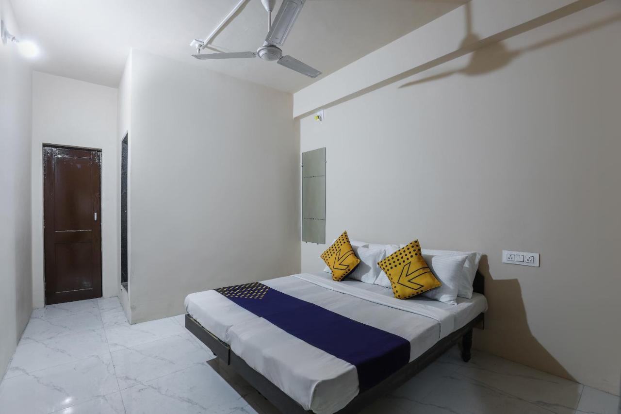 Spot On 64818 Hotel Minal Jāmnagar Εξωτερικό φωτογραφία