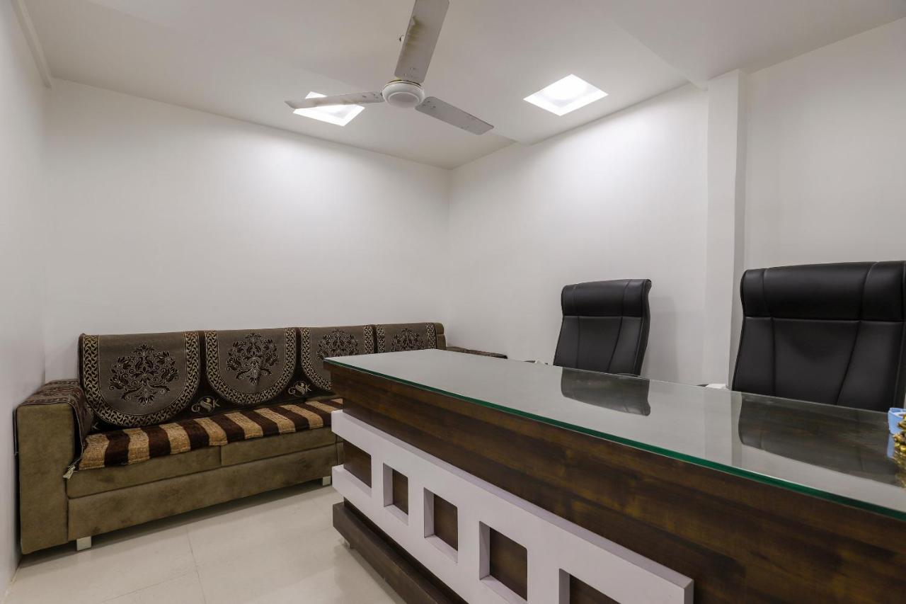 Spot On 64818 Hotel Minal Jāmnagar Εξωτερικό φωτογραφία
