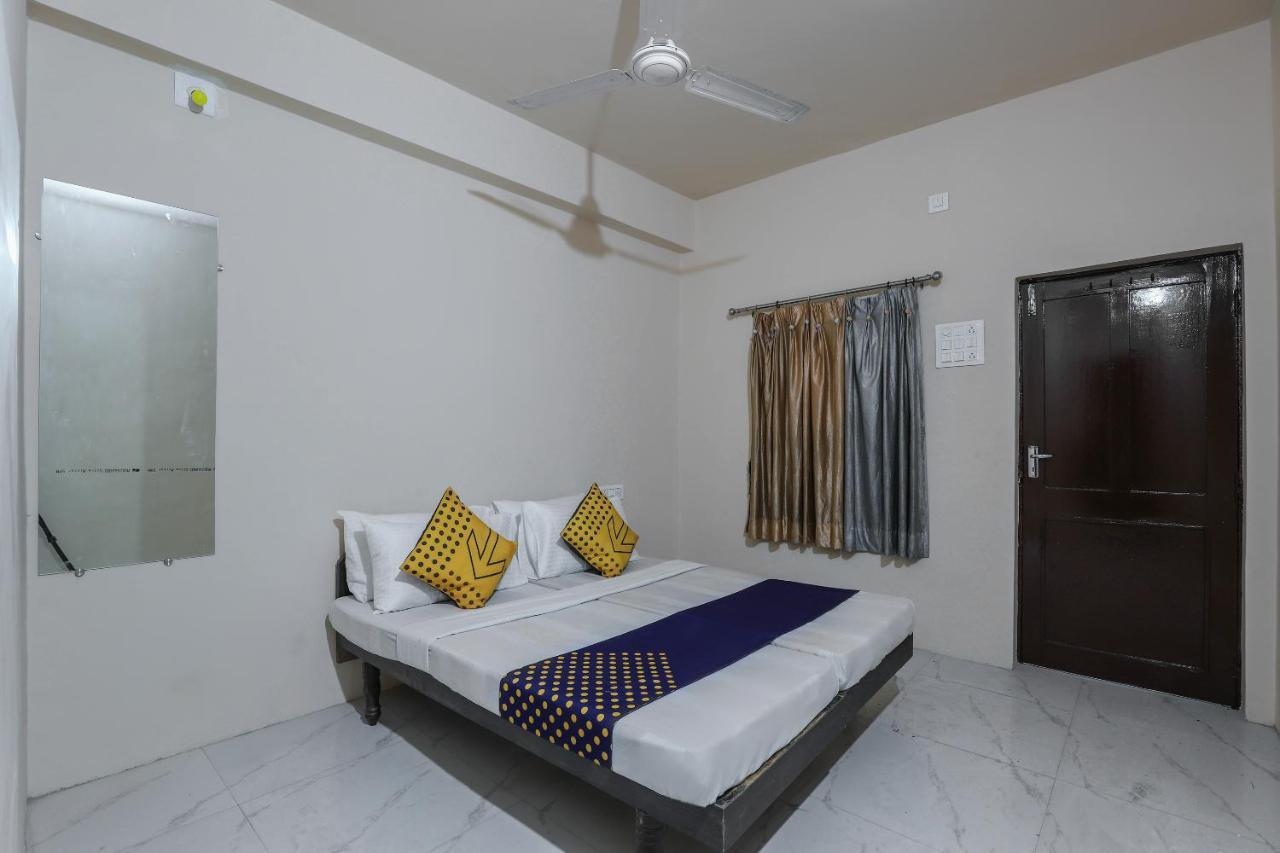 Spot On 64818 Hotel Minal Jāmnagar Εξωτερικό φωτογραφία